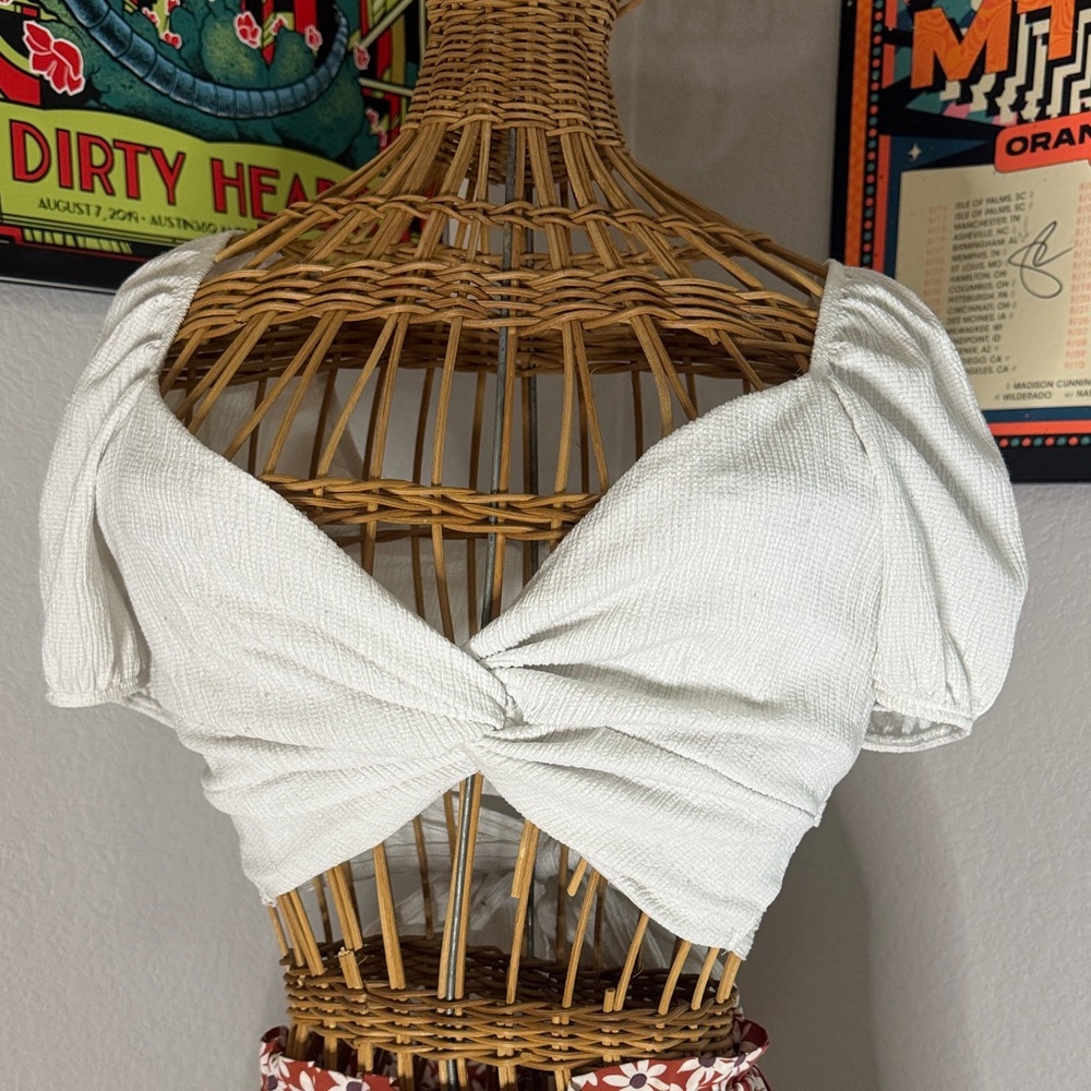 Chic Ivory Twist Crop Top